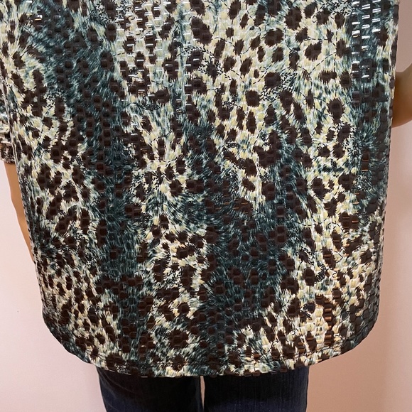 Vintage sequined animal print 3/4 sleeve tunic! - Picture 8 of 9